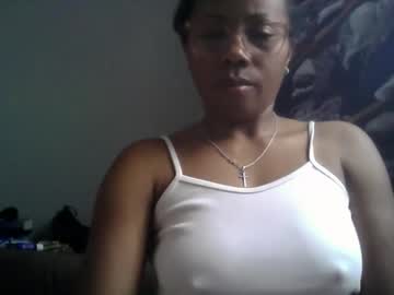 aicha boobs