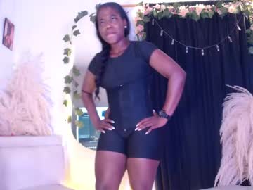 bellaebony25