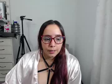 dakota hot03