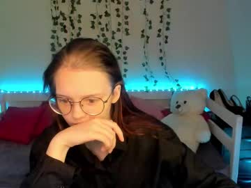 shy elina01