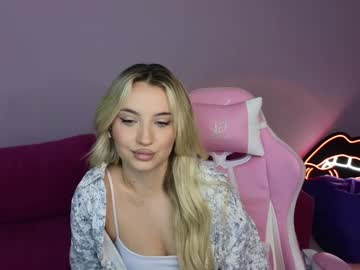 valeriesteele